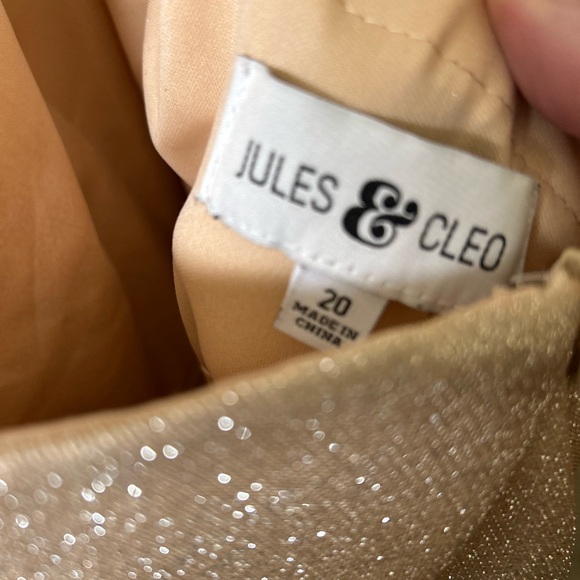 Jules & Cleo Glamorous Gold Maxi Dress - Picture 3 of 4